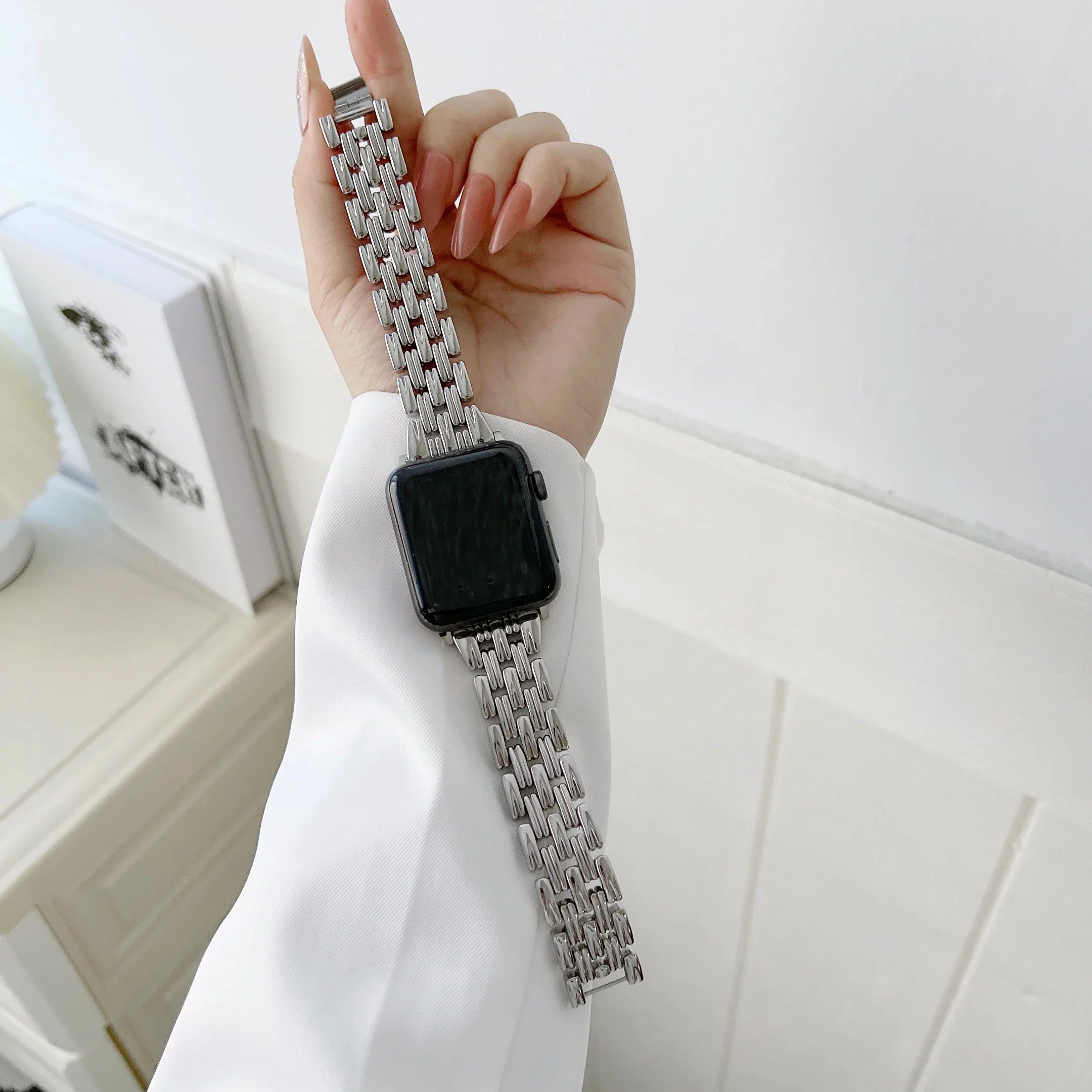 Apple Watch Stainless Steel Band - Luxury Diamond Design