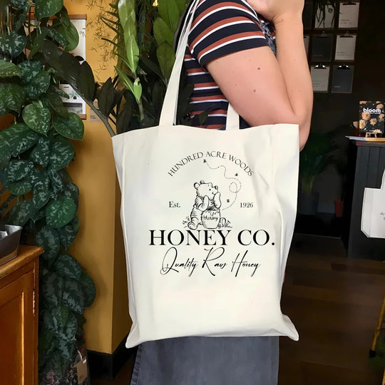 Cute Winnie The Pooh Women's Casual tote bag Disney reusable shopping bag Women's travel portable tote bag Winnie the Pooh tote