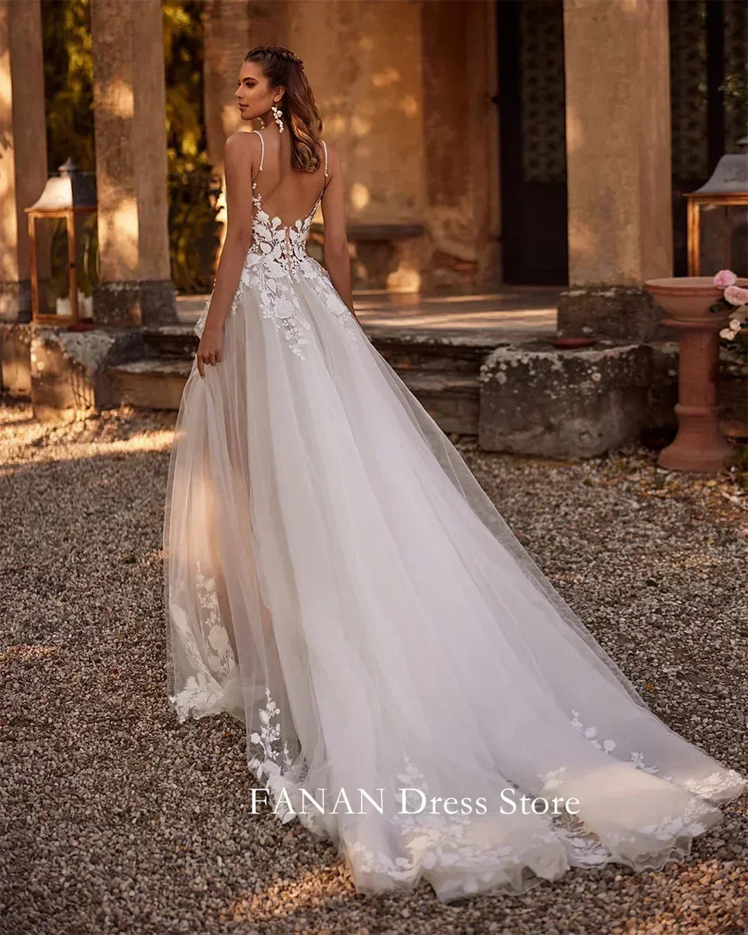 Fanan Spaghetti Straps Wedding Dress Tulle Appliques Customized Sexy Open Back Ruched Ivory Bridal Party Gown Vestidos De Novia