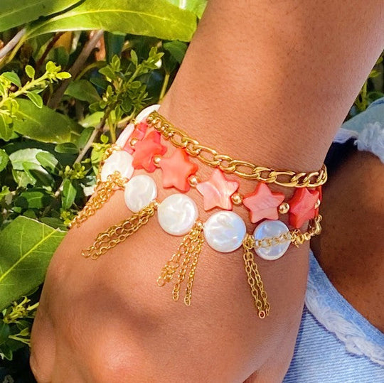 Shelly Star Stretch Shell Bracelet With Gold Bead Accents