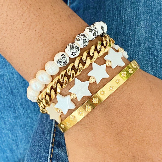 Shelly Star Stretch Shell Bracelet With Gold Bead Accents