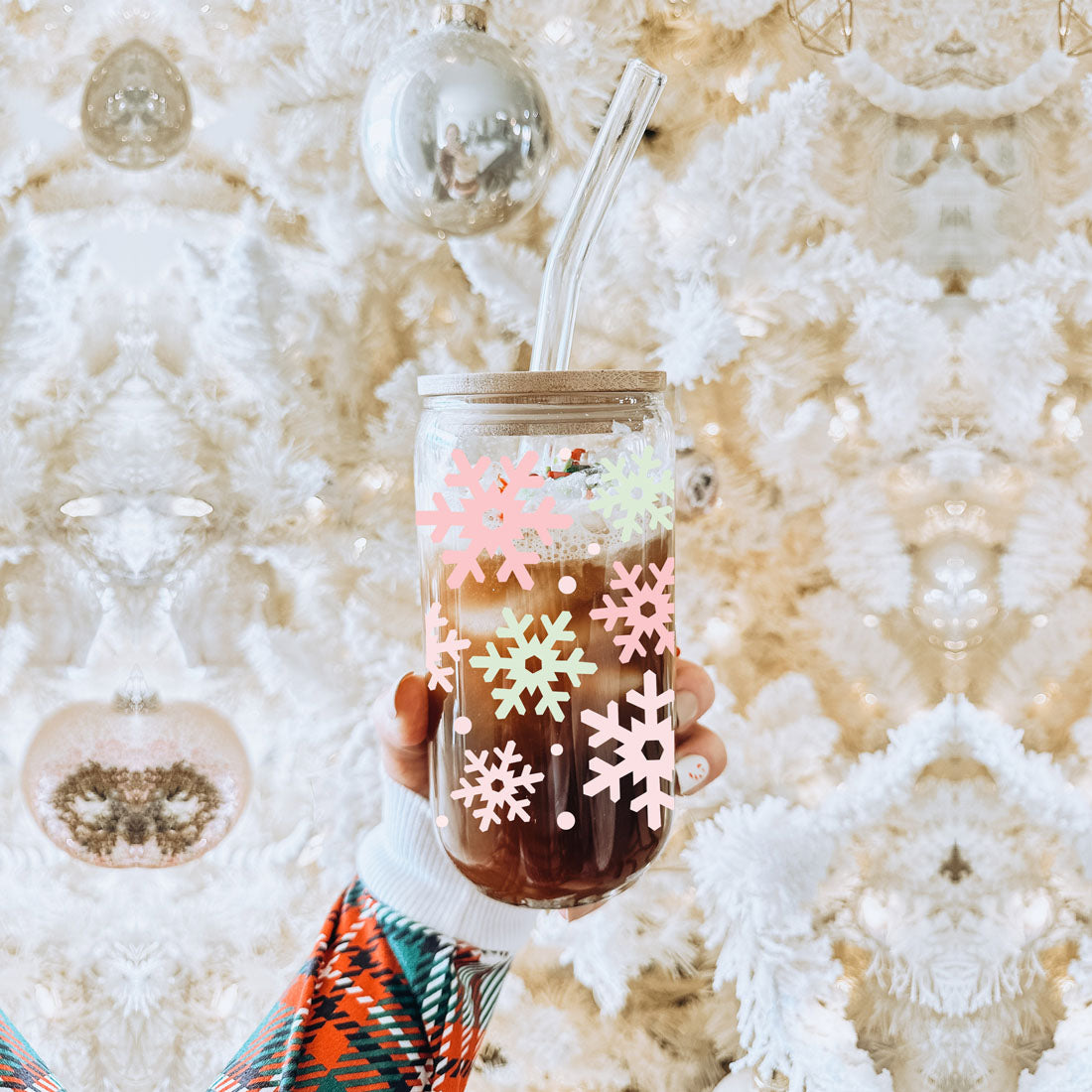 Vintage Santa Cheers 17oz Pastel Snowflake Holiday Cocoa Cup - Retro Christmas